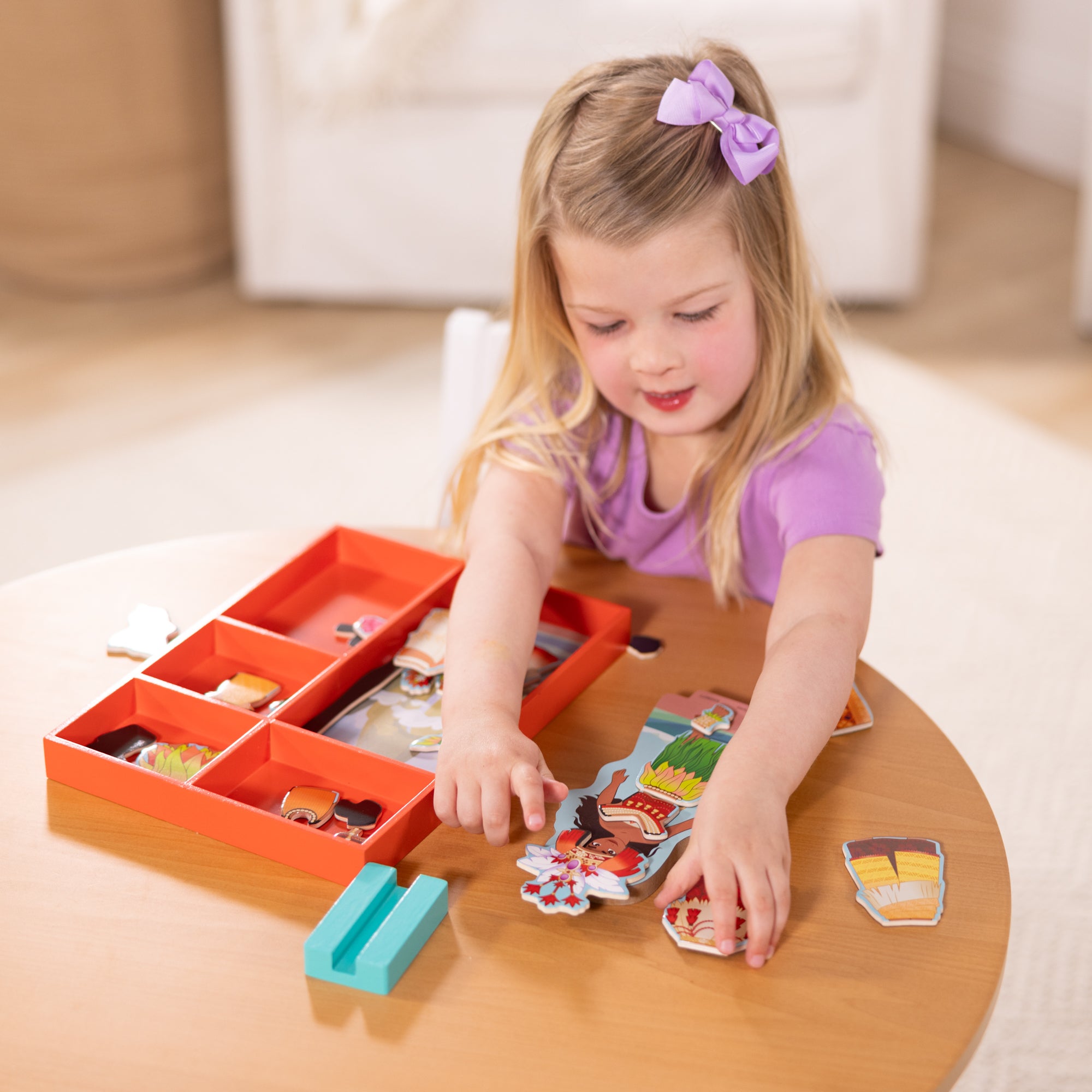 Disney Princess Moana Wooden Magnetic Dress-Up Play Set - Image 2