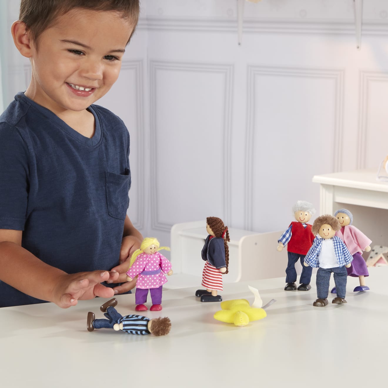 Wooden Doll Family - Image 7