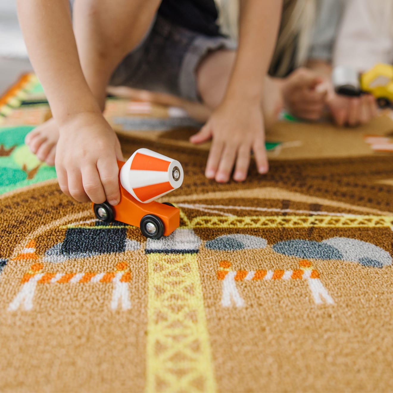 Round the Construction Zone Work Site Rug & Vehicle Set - Image 9
